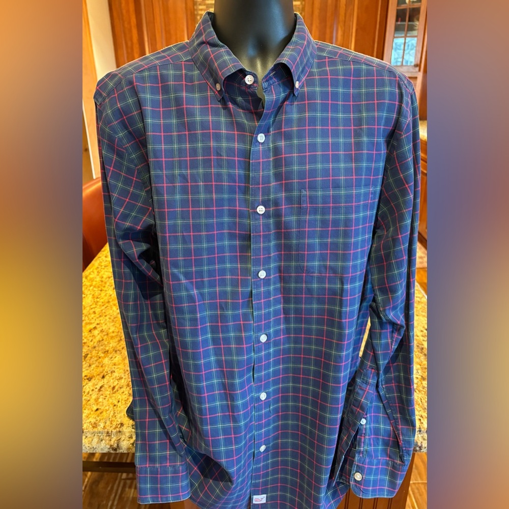 Vineyard Vines‎ Men's button front shirt. Sharp blue/red/green plaid with logo. - Picture 3 of 6